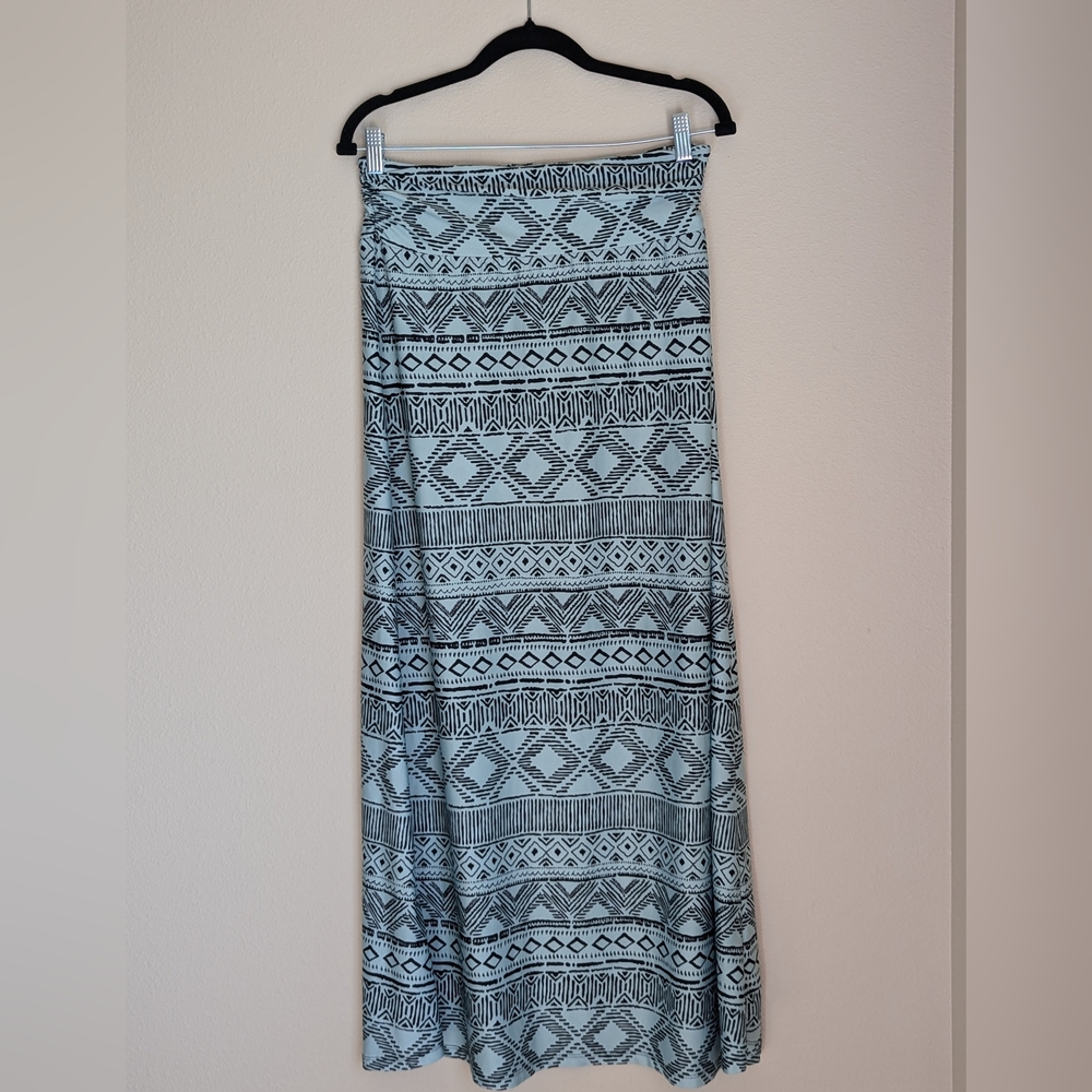 Signature Studio Blue and Black Maxi Skirt Size M